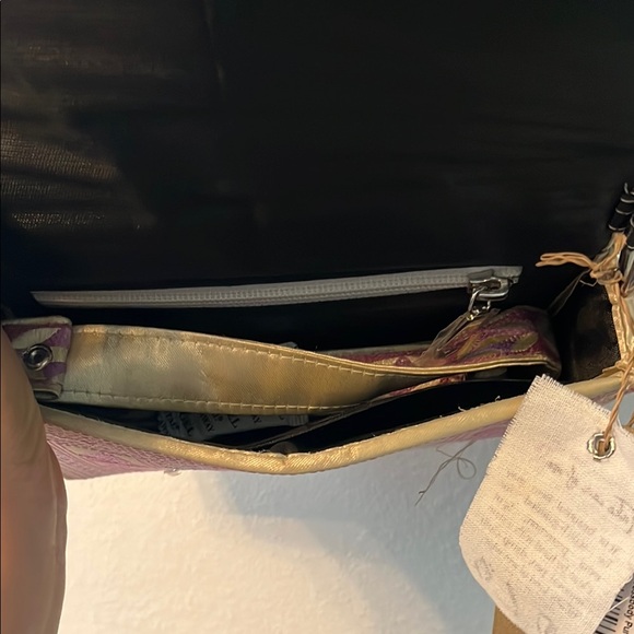 Banda Bags Crossbody Purse - Picture 3 of 4